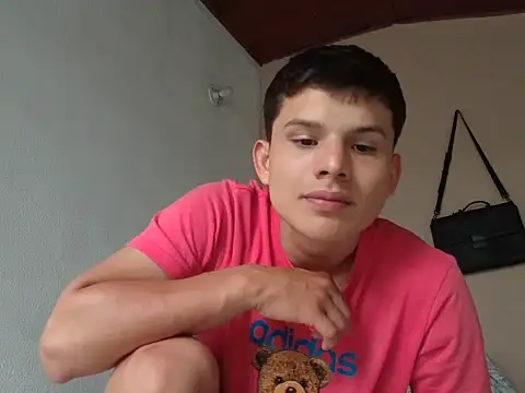 Snapshot of Tused11 chatting on October 9, 2025, 7:58 pm Tused11 online show from October 9, 2025, 7:58 pm