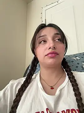 CharmingMaddie online show from April 7, 2026, 4:53 pm