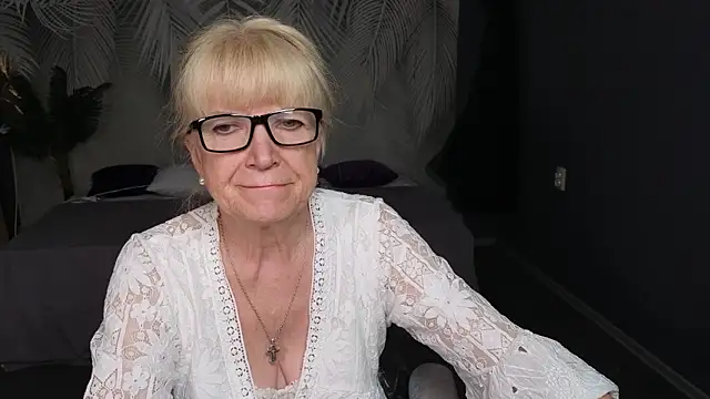 Sabina Ros online show from September 17, 2025, 6:15 am