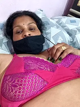 Love-pari077 online show from March 3, 2026, 3:41 pm