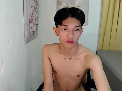 fuckerfriendsxx online show from October 24, 2025, 7:35 pm