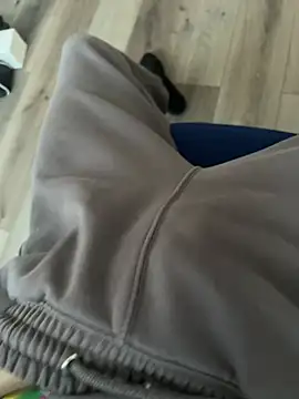 Frankieyyy1 online show from March 22, 2026, 6:04 am