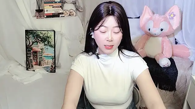 Emmaq996 online show from April 12, 2026, 4:49 am