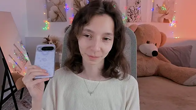 EmmanuellBrown online show from April 14, 2026, 11:04 am