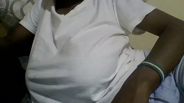 Snapshot of sexyonettt chatting on September 27, 2025, 2:23 pm sexyonettt online show from September 27, 2025, 2:23 pm