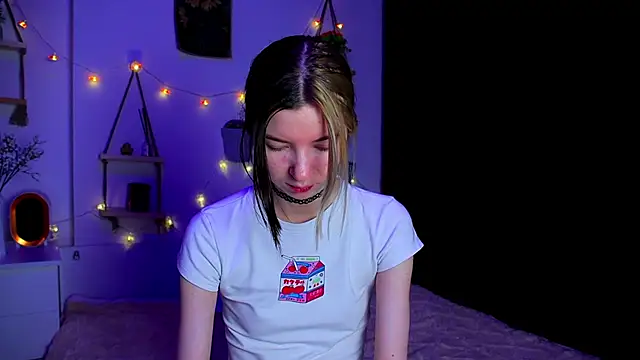 EmmieBlade online show from October 18, 2025, 7:16 pm