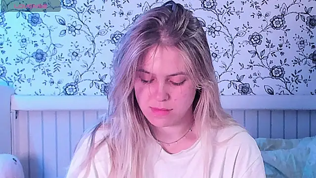AngelAnty online show from June 24, 2026, 3:32 pm