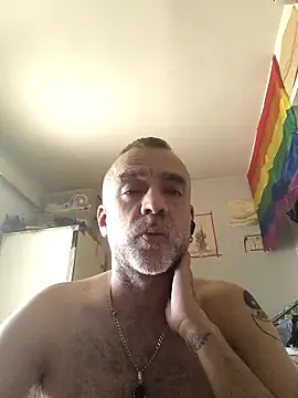 GabyCollado5 online show from September 26, 2025, 10:33 am