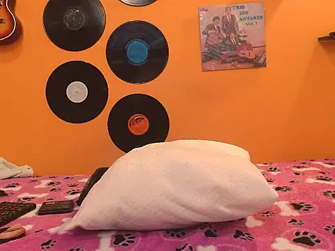 meisevil77 online show from October 30, 2025, 2:10 am