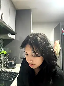 lynn9000 online show from October 25, 2025, 5:06 am