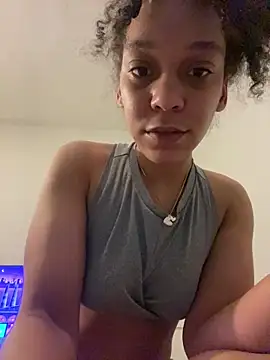 Velvetraexo online show from April 19, 2026, 4:52 pm
