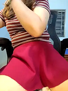 Snapshot of Bee_sweet chatting on March 25, 2026, 3:55 pm Bee sweet online show from March 25, 2026, 3:55 pm