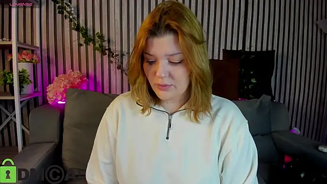 Snapshot of Michele_Greenn chatting on February 27, 2026, 1:06 am Michele Greenn online show from February 27, 2026, 1:06 am