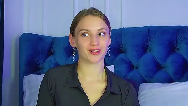 StacyEvances online show from August 3, 2026, 6:14 pm