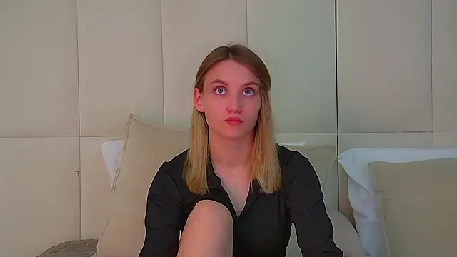 StacyEvances online show from June 30, 2026, 7:58 pm