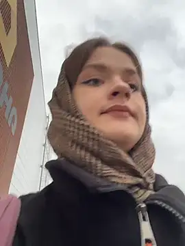 KittyQueeny online show from October 23, 2025, 2:05 pm