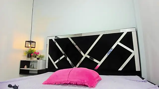 iisabella noa online show from January 13, 2026, 12:53 pm