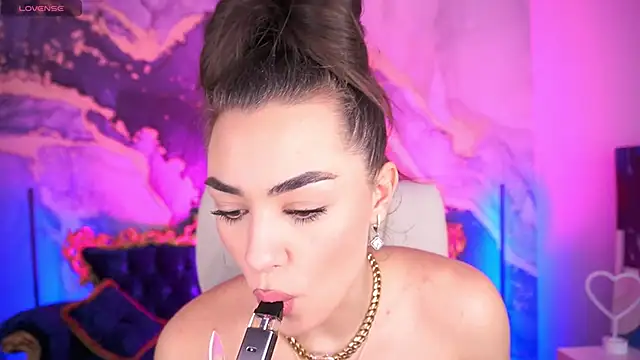 EricaSin online show from November 20, 2025, 7:31 am