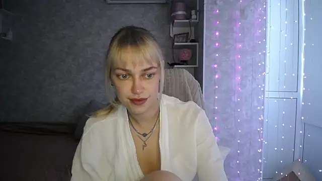 NickyAdamidi online show from September 11, 2025, 12:05 pm