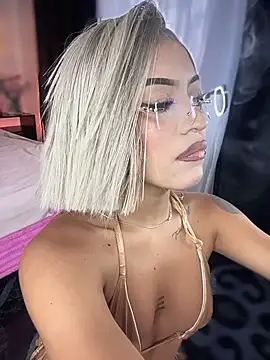 Snapshot of MystiqueXXX chatting on November 24, 2025, 1:11 pm MystiqueXXX online show from November 24, 2025, 1:11 pm