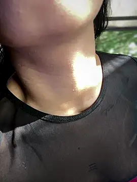 Snapshot of MystiqueXXX chatting on October 24, 2025, 1:21 pm MystiqueXXX online show from October 24, 2025, 1:21 pm