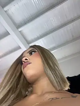 Snapshot of MystiqueXXX chatting on January 17, 2026, 1:15 pm MystiqueXXX online show from January 17, 2026, 1:15 pm