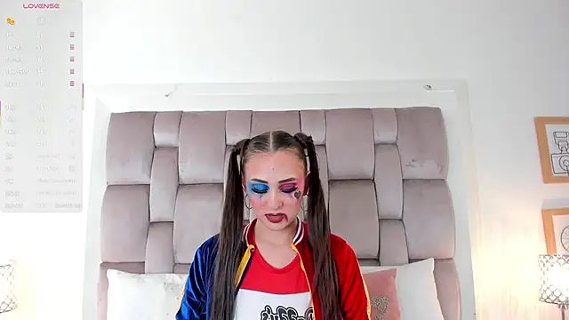 HarleyQueen666 online show from October 31, 2025, 12:02 pm