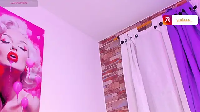 Brandy brown  online show from April 11, 2026, 2:52 am