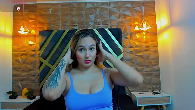 Emmaa white  online show from October 14, 2025, 5:02 pm