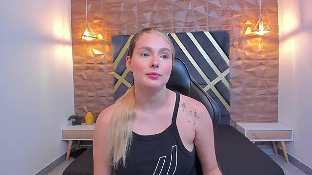 Emmaa white  online show from January 15, 2026, 5:16 pm