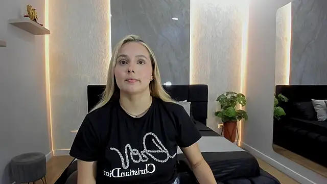 Emmaa white  online show from May 22, 2026, 5:33 pm