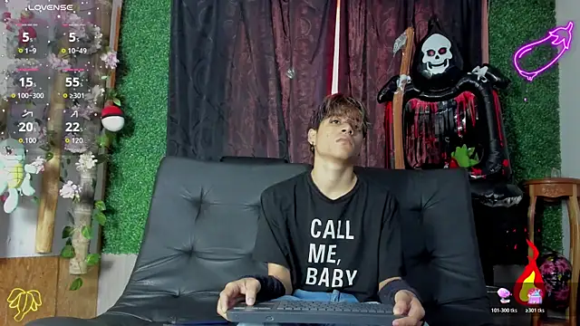 spicy adonhis online show from October 30, 2025, 12:14 pm