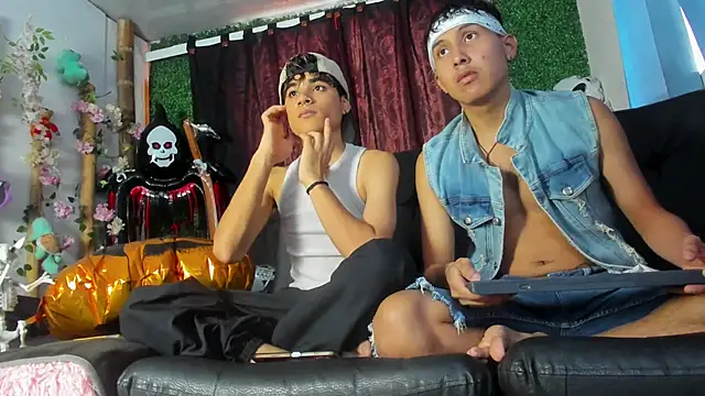 spicy adonhis online show from November 1, 2025, 3:06 pm