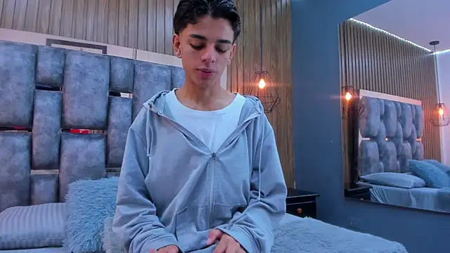 owen  johnson online show from December 2, 2025, 11:45 am