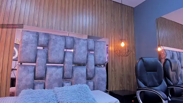 owen  johnson online show from April 15, 2026, 11:49 am