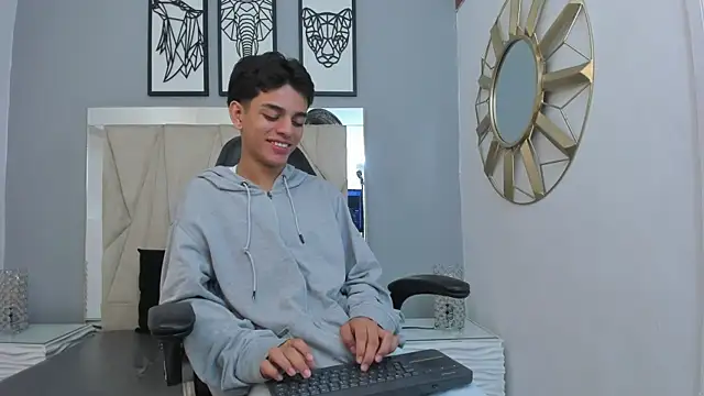 owen  johnson online show from September 19, 2025, 11:58 am