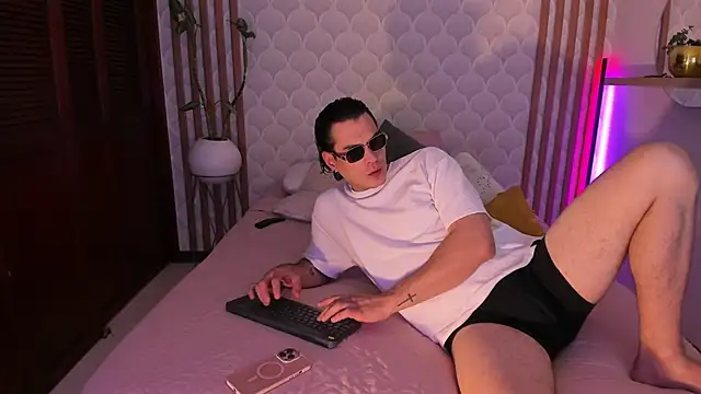 Snapshot of Cristian_blaze chatting on October 30, 2025, 7:50 am Cristian blaze online show from October 30, 2025, 7:50 am