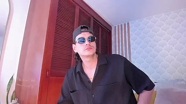 Snapshot of Cristian_blaze chatting on February 15, 2026, 9:19 am Cristian blaze online show from February 15, 2026, 9:19 am