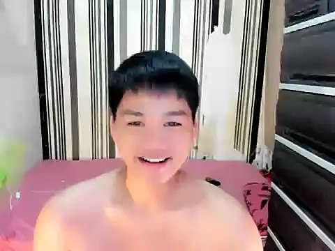 Snapshot of Mister_officer69 chatting on March 1, 2026, 2:06 pm Mister officer69 online show from March 1, 2026, 2:06 pm