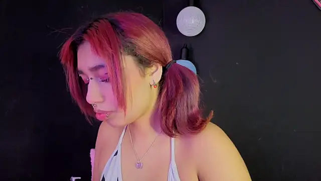 zoelight18 online show from September 23, 2025, 4:30 am