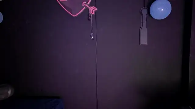 zoelight18 online show from September 29, 2025, 9:16 am