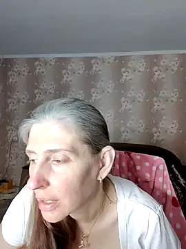 Snapshot of CandiCole chatting on June 19, 2026, 4:29 am CandiCole online show from June 19, 2026, 4:29 am