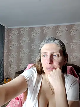 Snapshot of CandiCole chatting on June 20, 2026, 4:28 am CandiCole online show from June 20, 2026, 4:28 am