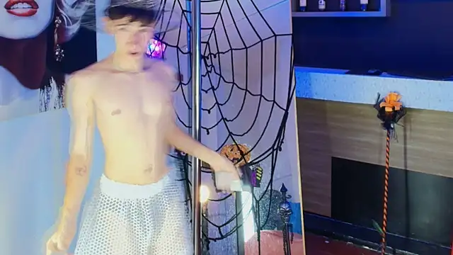  DantFox  online show from October 30, 2025, 9:22 pm