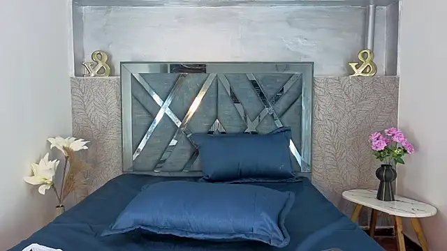  DantFox  online show from December 2, 2025, 8:21 pm