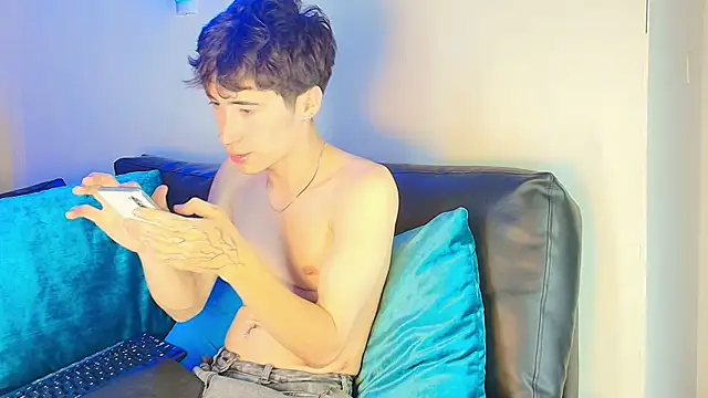  DantFox  online show from November 18, 2025, 8:12 pm