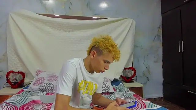 Averange boys X online show from October 29, 2025, 11:42 am