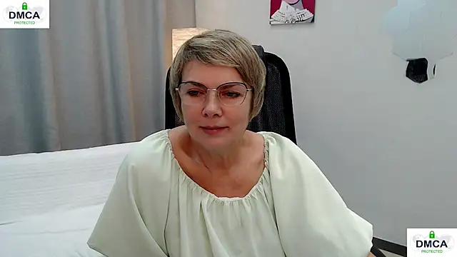 Snapshot of Pion_01 chatting on April 5, 2026, 7:37 am Pion 01 online show from April 5, 2026, 7:37 am