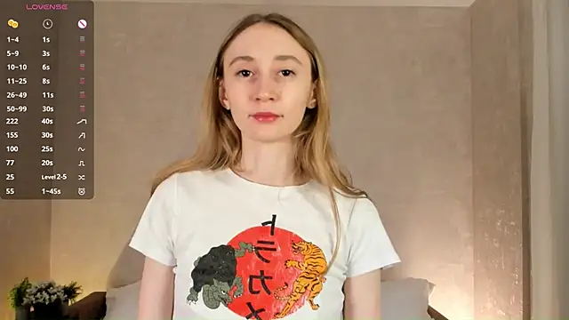 BeatrixHiett online show from October 18, 2025, 2:46 am
