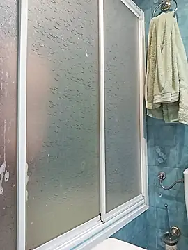 Snapshot of geli45 chatting on January 17, 2026, 12:09 pm geli45 online show from January 17, 2026, 12:09 pm